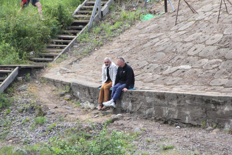 КАЯК-КРОСС  в Лосево. Патриархи Лосевского порога наблюдают за соревнованиями))))