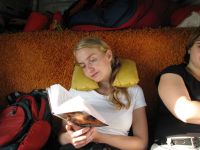 Спать, читать, смотреть в окно, ну, и по кругу - спать, читать, смотреть в окно. Есть и другие занятия!