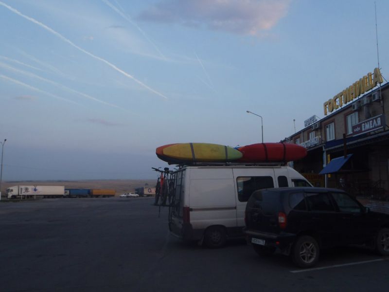 Осенний Кавказ(р. Белая) 2015. В дороге. Подъезжаем к Ростову. Остановка на ужин.