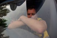 Костя Гусев, вид сквозь лобовое стекло.