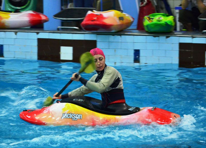 Открытый Чемпионат СПБ по фристайлу на гладкой воде в бассейнах 2014. 1я попытка в кат. К1-Ж
