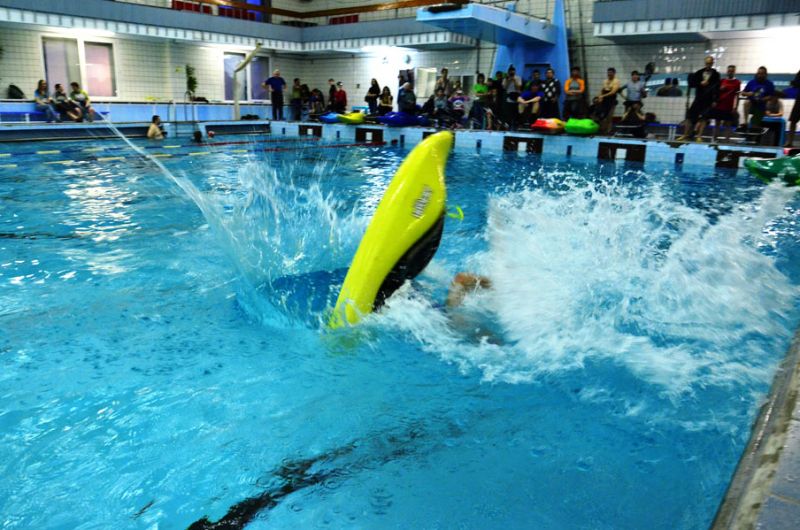 Открытый Чемпионат СПБ по фристайлу на гладкой воде в бассейнах 2014. 1я попытка в кат. К1-М
